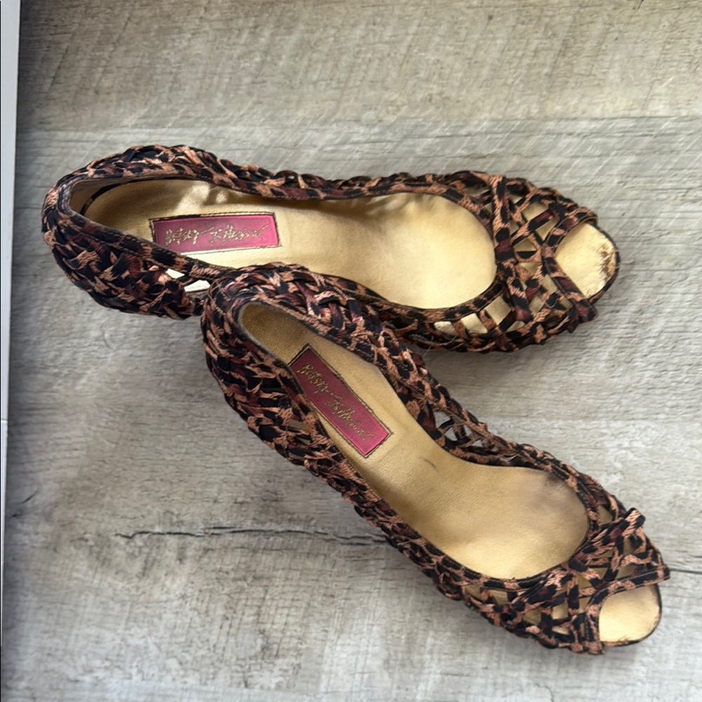 Betsey Johnson Brown Leopard Print Heels